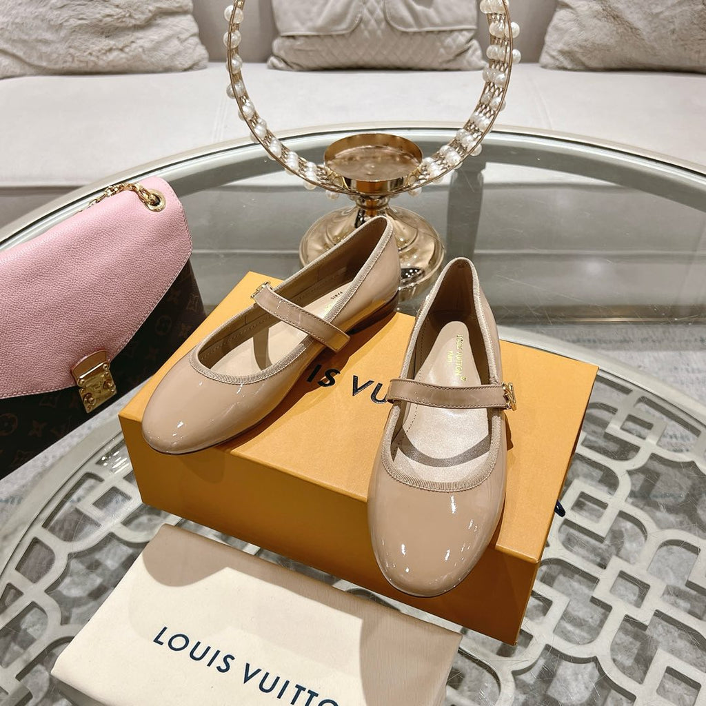 LOUIS VUITTON MARY JANE SHOES IN LINEN TAN PATENT CALFSKIN