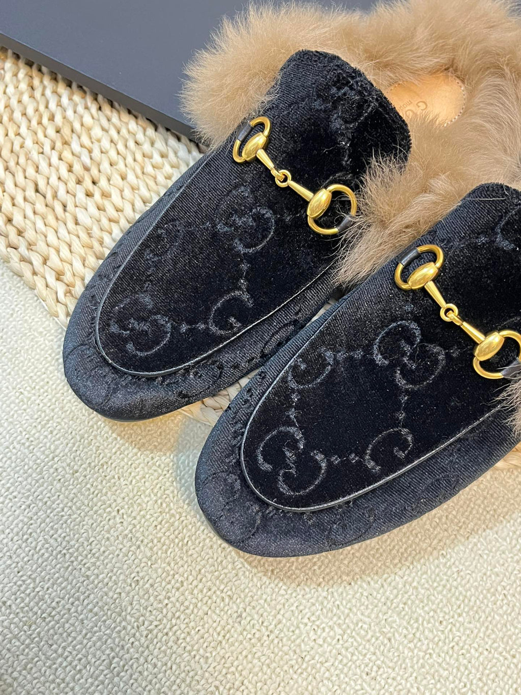 GUCCI HORSEBIT MULE IN BLACK MONOGRAM VELVET AND LAMB WOOL LINING