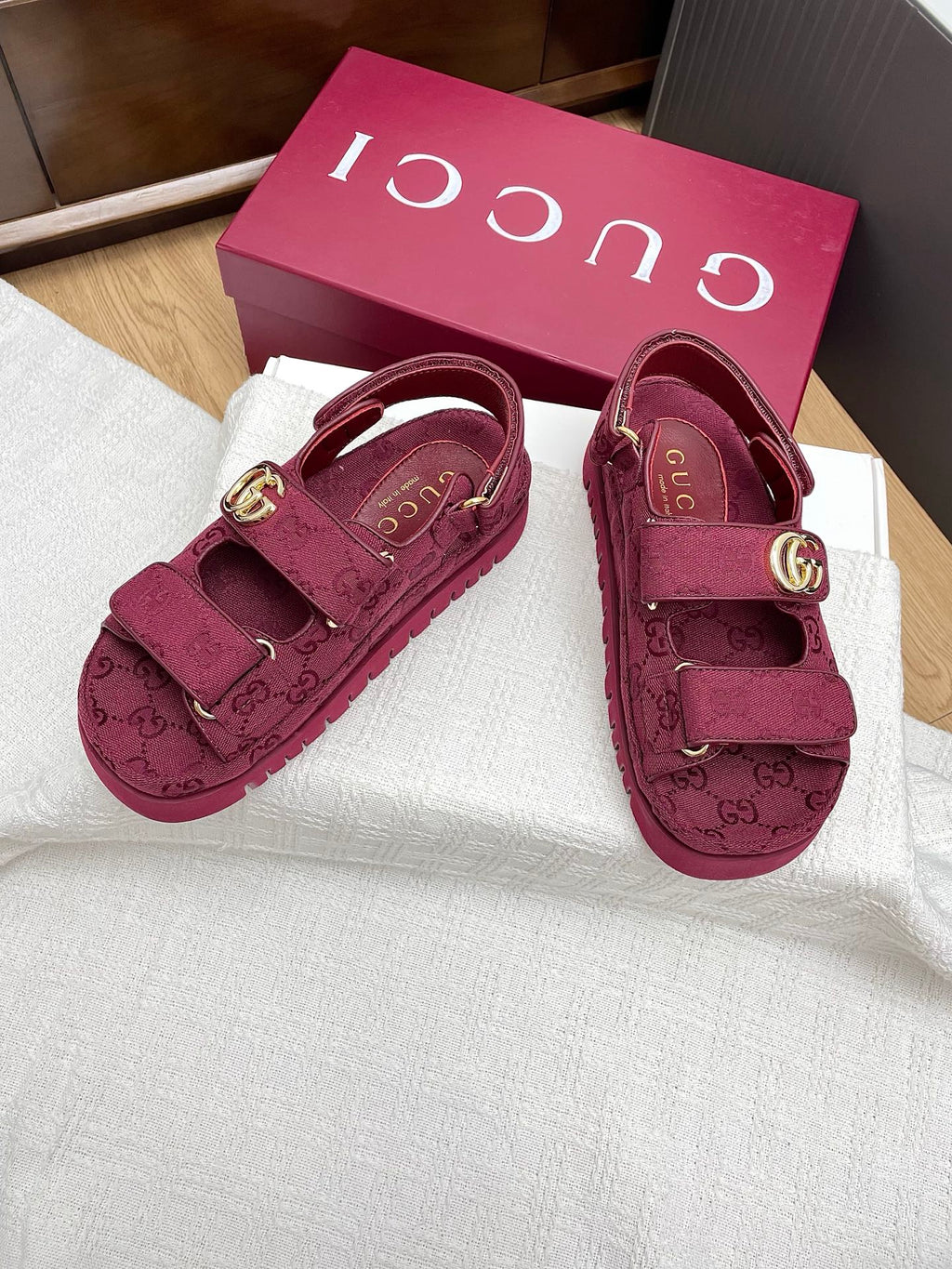GUCCI CLASSIC SANDALS 25S IN RED FABRIC WITH GOLD HARDWARE