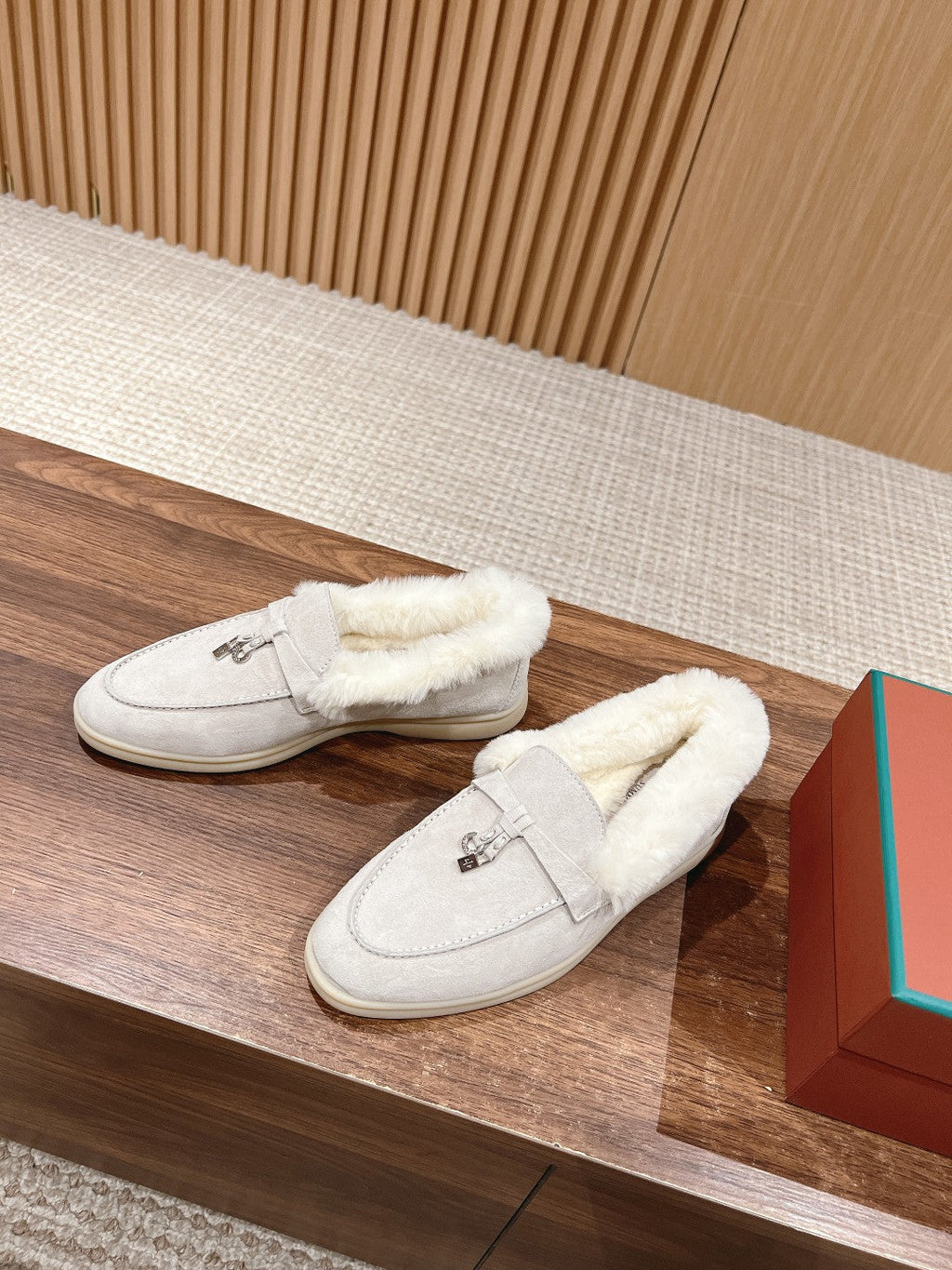 LP SUMMER CHARMS WALK LOAFERS LIGHT GRAY FLEECE