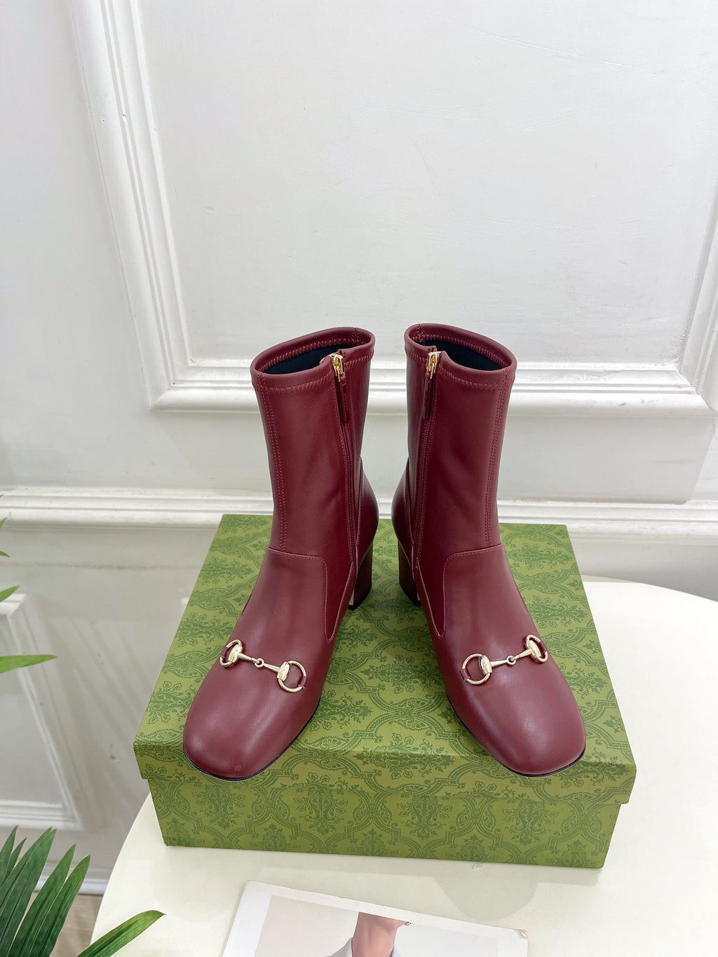 GUCCI HORSEBIT ANKLE BOOTS 6.5CM IN BURGUNDY RED SHEEPSKIN