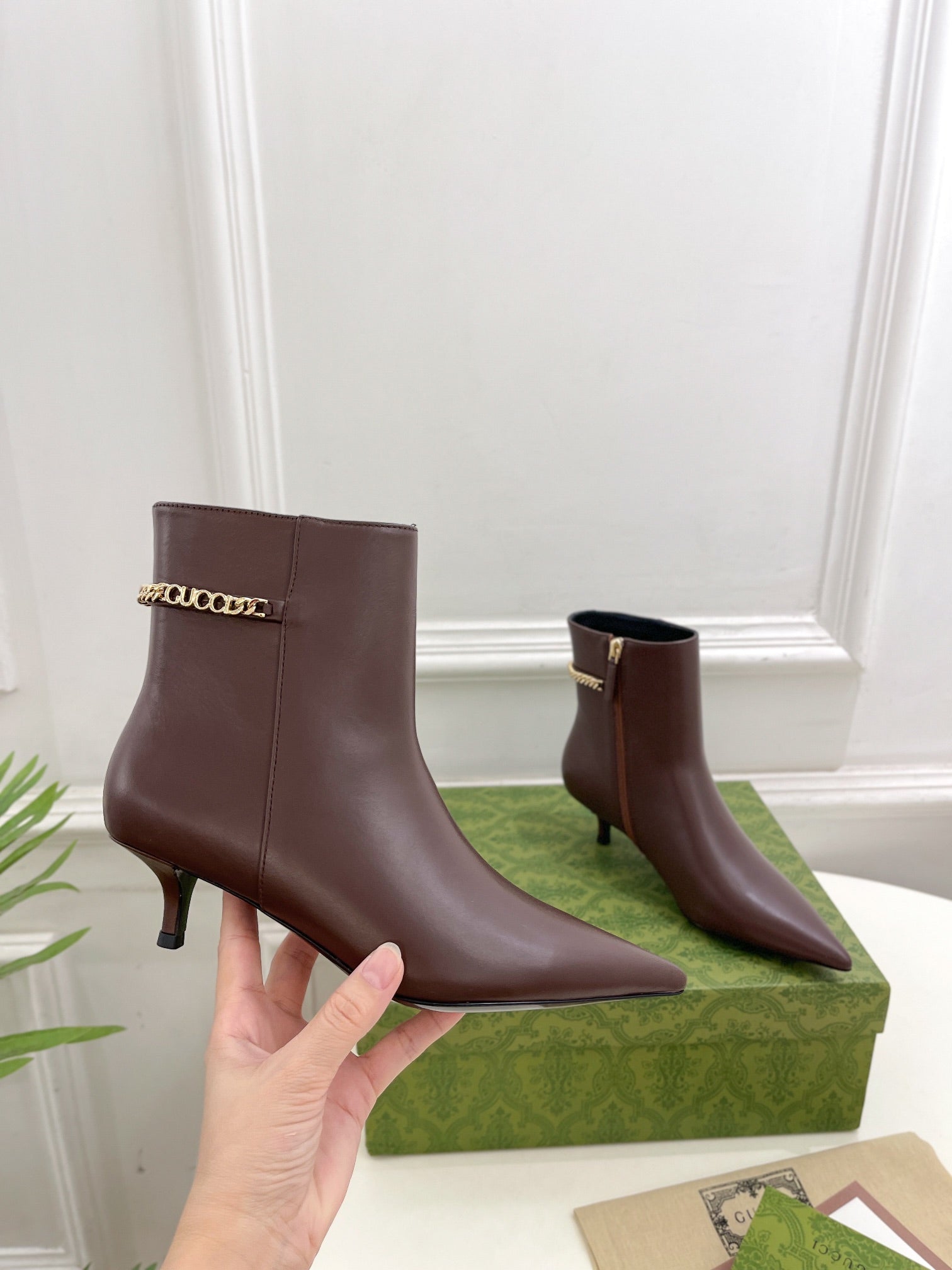 GUCCI SIGNORIA SHORT BOOTS 4.5CM IN WALNUT BROWN CALFSKIN